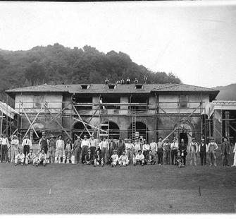 Villa Montalvo under construction.